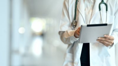 巻き爪治療に保険適用外があるのはなぜ？理由と費用目安を解説