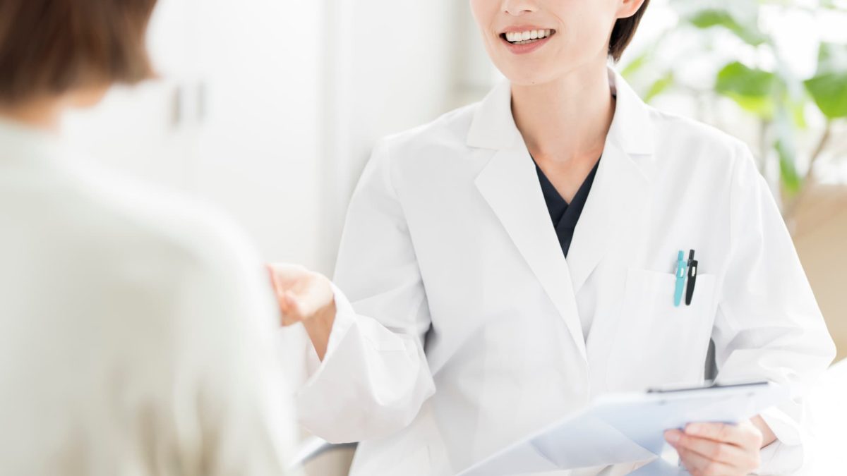 不眠で病院に行くタイミングは？「行くべき目安」と「何科がベストか」を解説