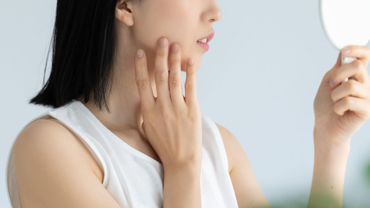 【大人の顔だけ蕁麻疹】突然の赤み・腫れはストレス？原因と正しい対処法を徹底網羅