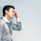 高血圧で頭痛がする時の対処法｜危険なサインと薬の服用、自宅での応急処置