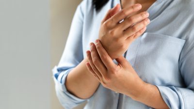 リウマチが「完治した人」は実在する？データで見る寛解率と断薬の可能性