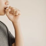 マイコプラズマ肺炎は自然に治る？回復までの期間と受診の目安を解説