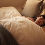 不眠症の治し方完全ガイド｜自力でできる改善法から病院へ行くべき目安まで徹底解説