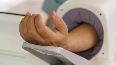 下の血圧が100を超えたら危険信号？今すぐ知るべきリスクと対処法