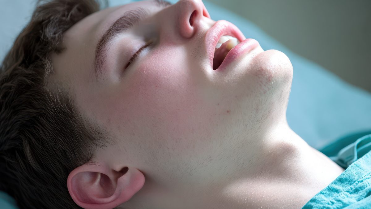 睡眠時無呼吸症候群はダイエットでどこまで改善する？肥満との関係と具体的な減量戦略