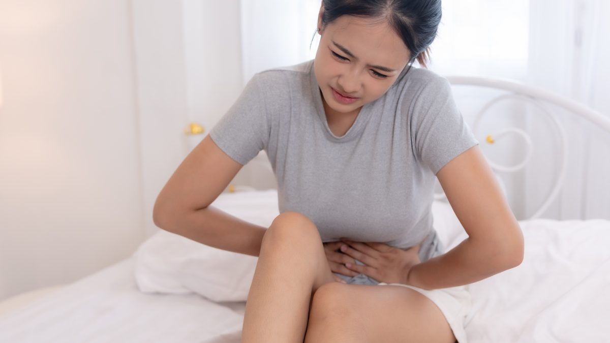潰瘍性大腸炎で便が出ないのはなぜ？しぶり腹・便秘のメカニズムと対処、受診のタイミングを解説