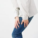 腰部脊柱管狭窄症で「やってはいけないこと」は？症状悪化を防ぐ日常生活の注意点と対策