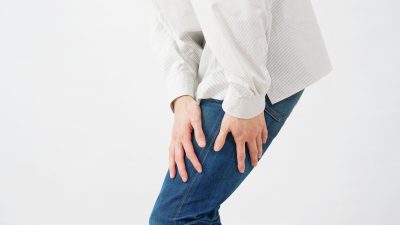 腰部脊柱管狭窄症で「やってはいけないこと」は？症状悪化を防ぐ日常生活の注意点と対策