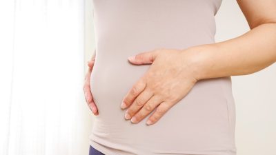 内臓脂肪を落とすには運動週60分から｜食事と睡眠の整え方も解説